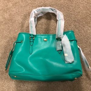 NEW Coach large Peyton leather Carryall NWOT.  Excellent condition